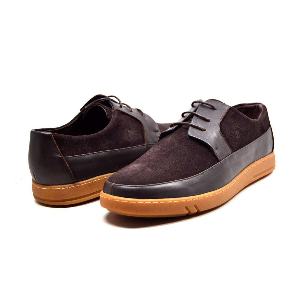Battle of Waterproofs: British Walkers vs. Clarks β Which Shoes Rule in the Rain? - Don't Panic Shoes