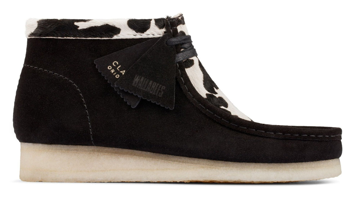 Clarks Originals Wallabee Boot Men's Black Cow Print Suede 26154810