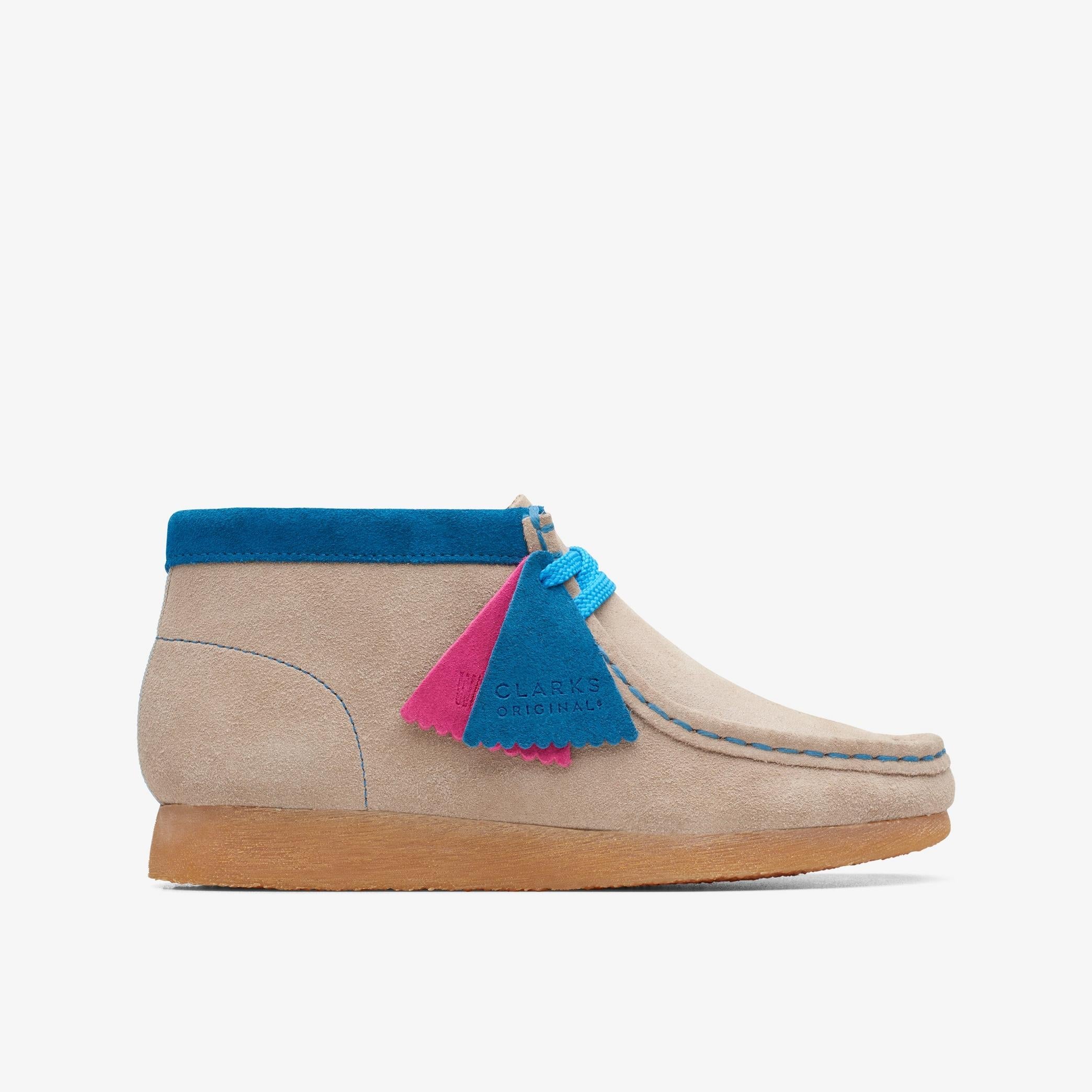 Clarks Originals Wallabee Boot O Wide Width Youth Sand Combi