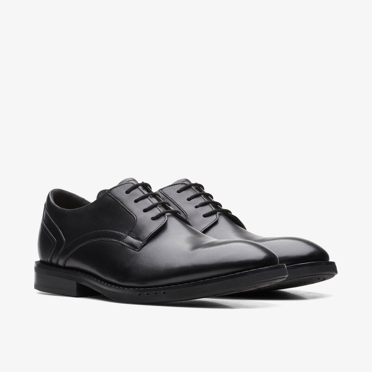 Clarks Un Hugh Lace Men's Black Leather 26168322 — sole view
