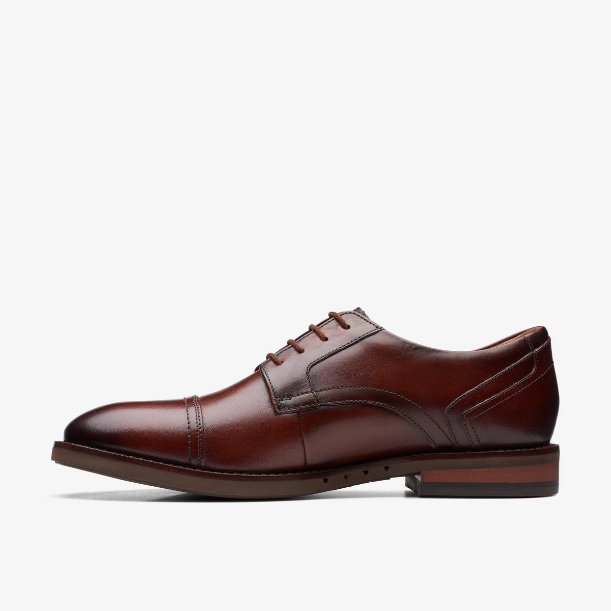 Clarks Un Hugh Cap Men's Mahogany Leather 26172837 — side view