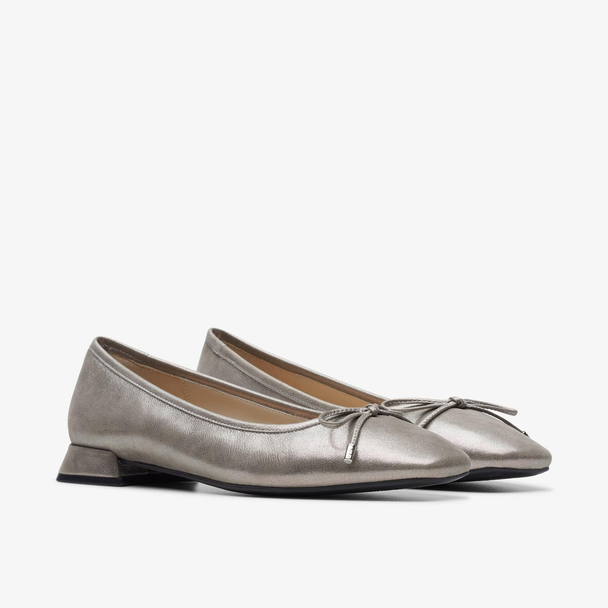 Clarks Ubree15 Women's Metallic Leather 26174859 — sole view