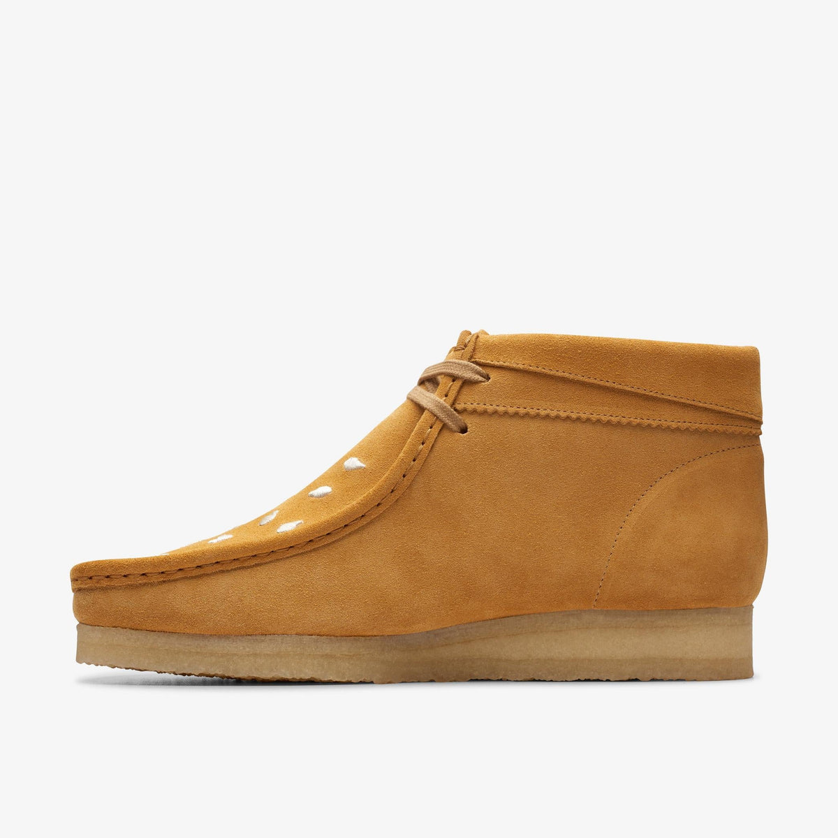 Clarks Originals Wallabee Boot VandyThePink Burger Men's Tan Embroidery 26175940 — side view
