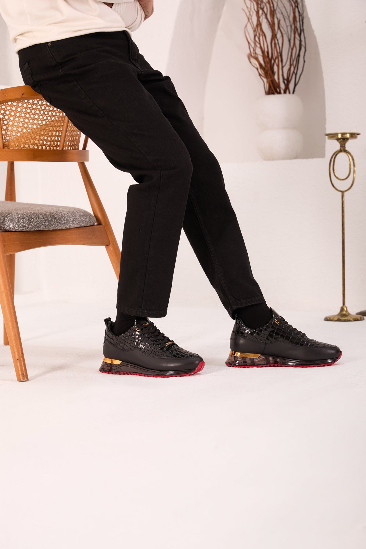 Vinci Leather The Marseille Black Leather Men Sneaker – product view 2