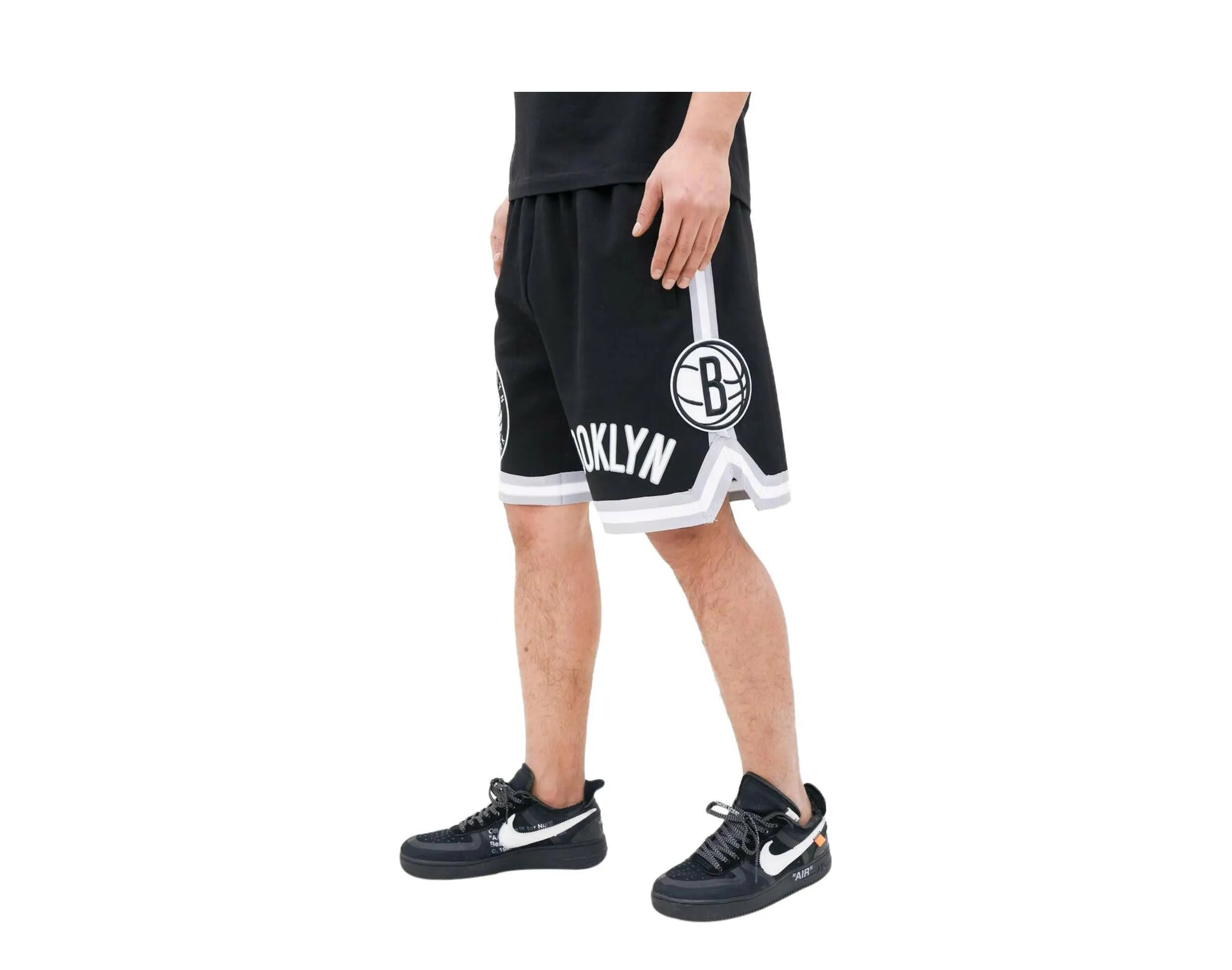 Pro Standard Brooklyn Nets Classic Chenille Men's Shorts — Black