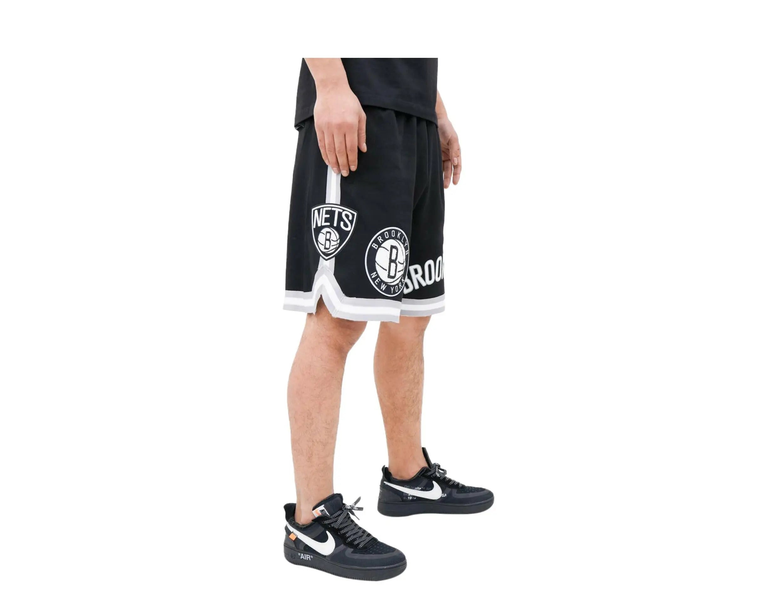 Pro Standard Brooklyn Nets Classic Chenille Men's Shorts — Black