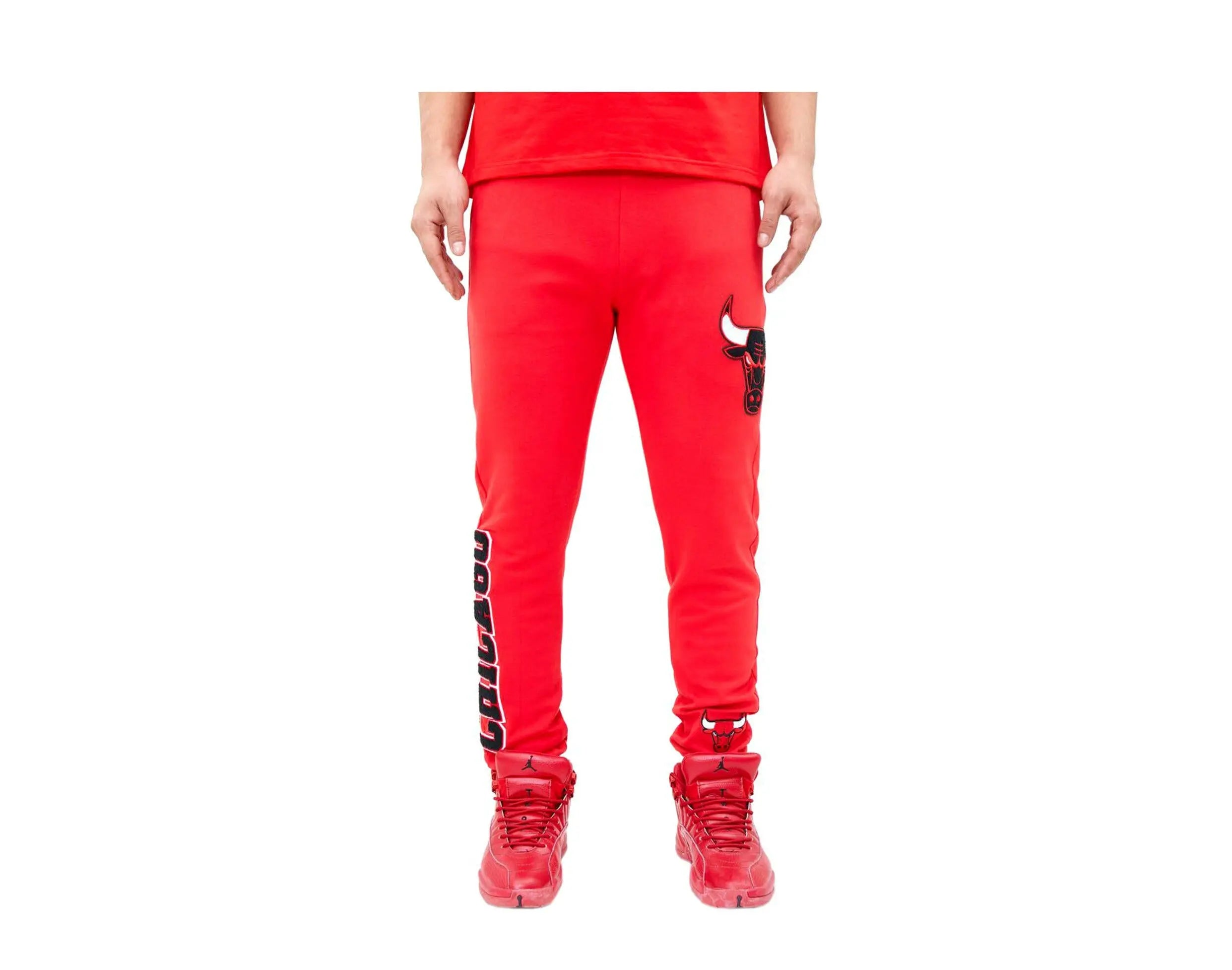 Pro Standard Chicago Bulls Classic Chenille Men's Jogger Pants — Red