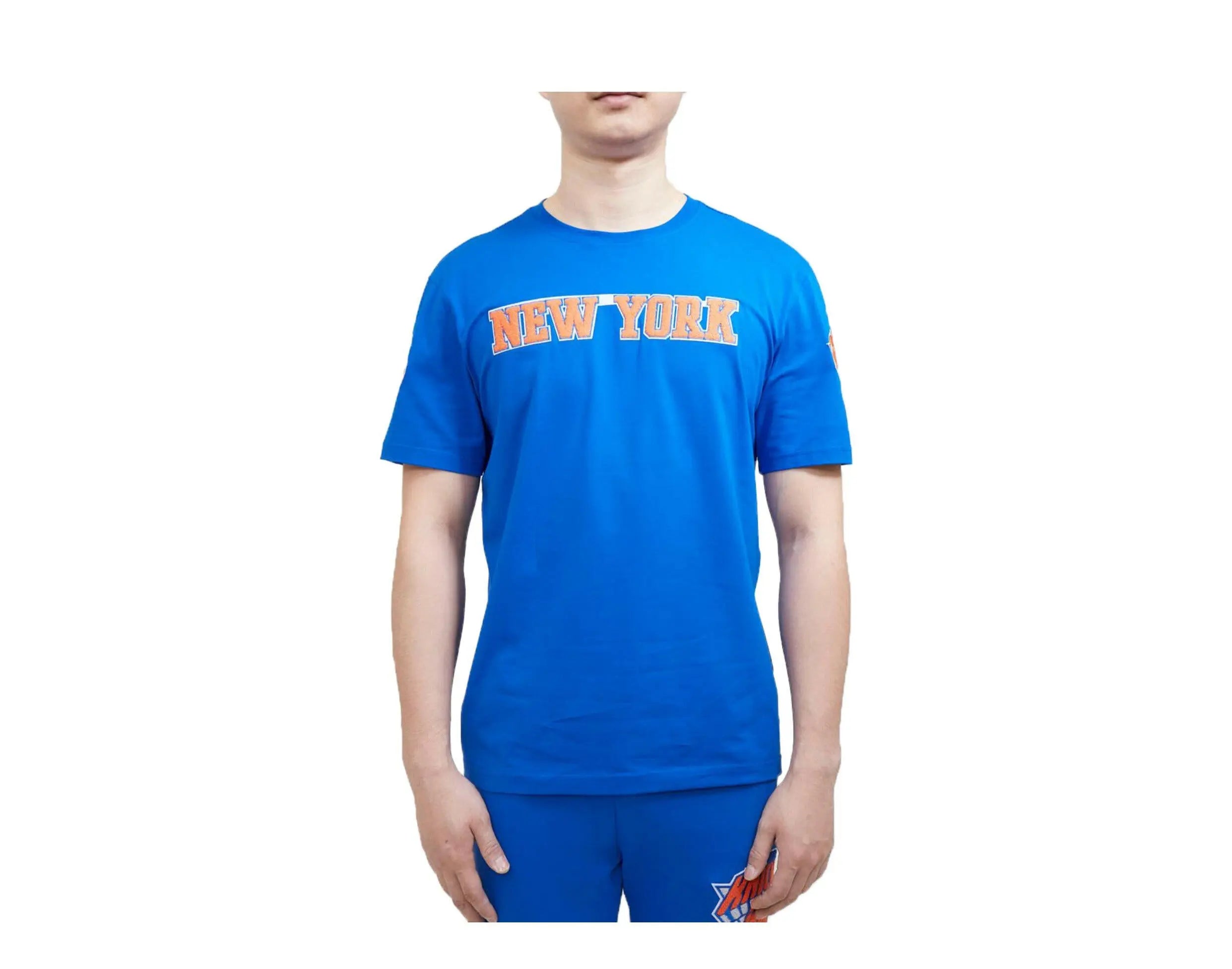 Pro Standard New York Knicks Classic Chenille Men's T-Shirt — Blue
