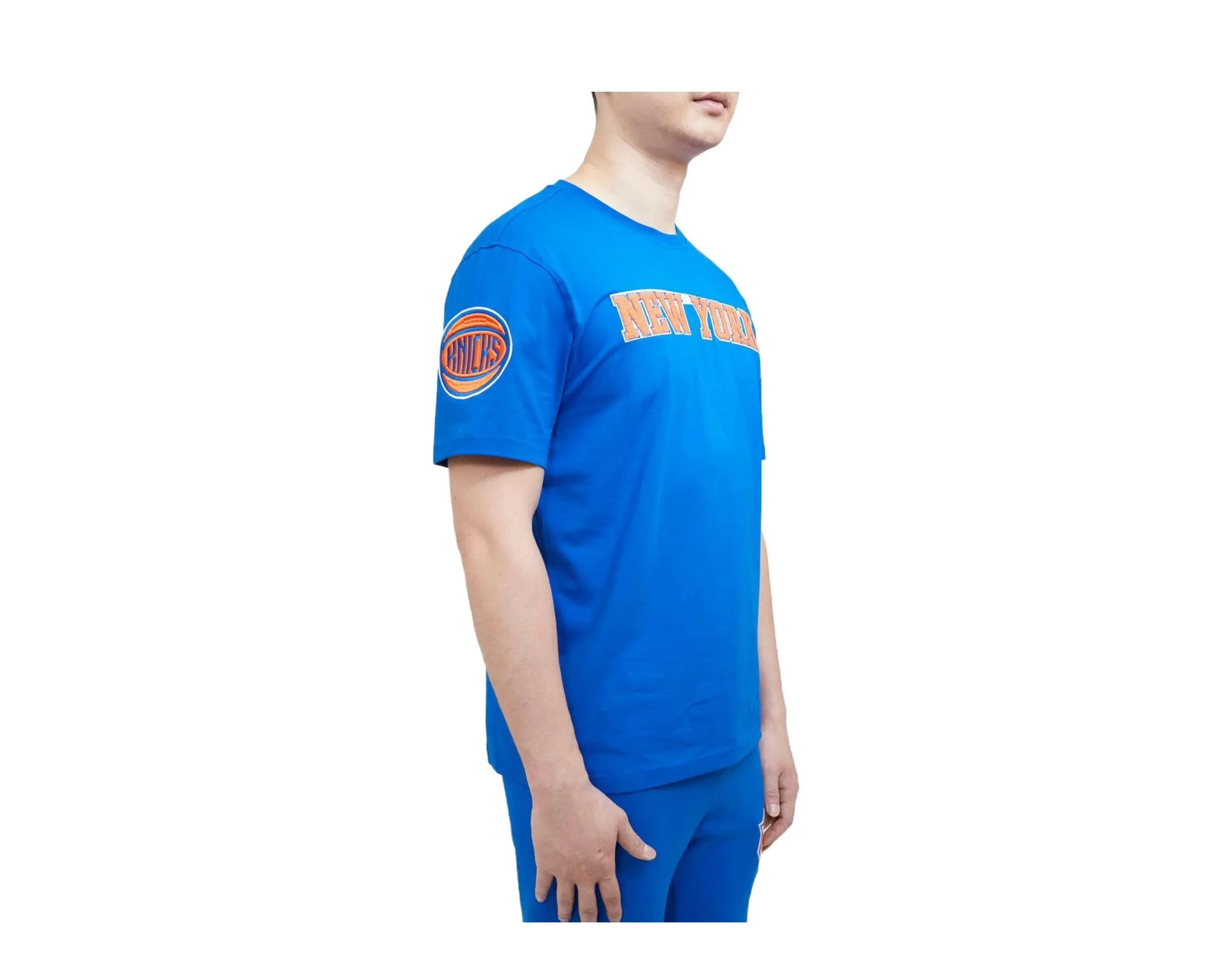 Pro Standard New York Knicks Classic Chenille Men's T-Shirt — Blue