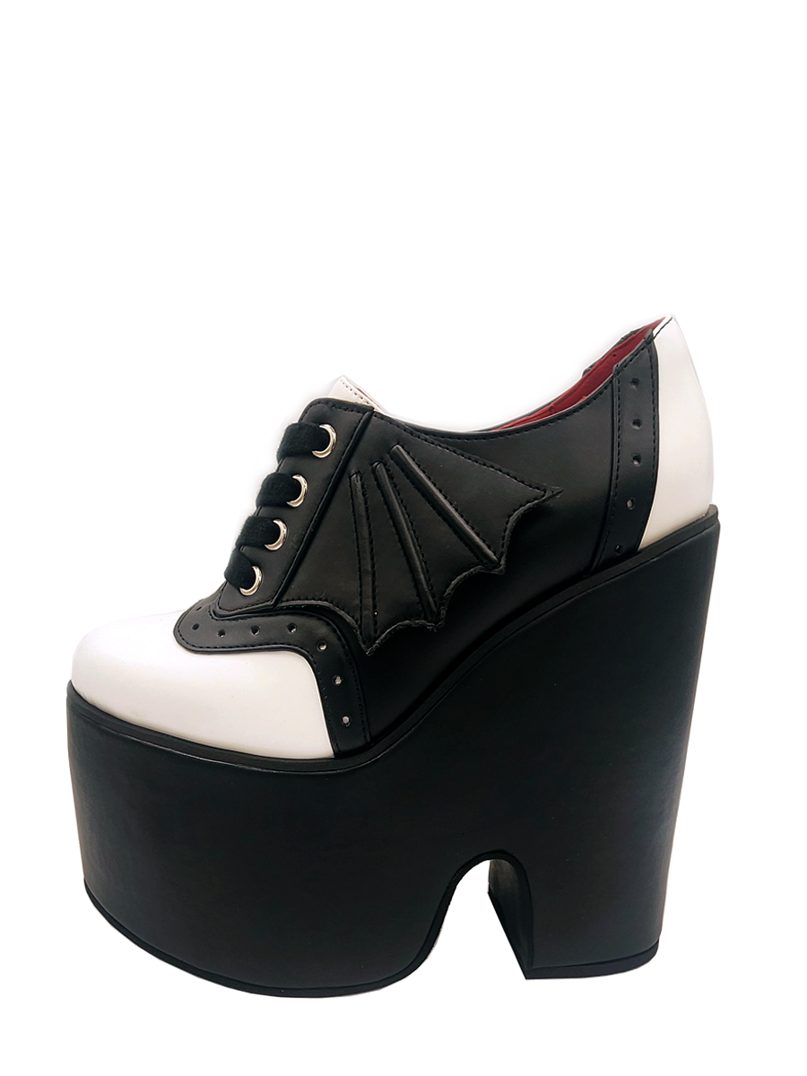 Charla Tedrick Batty Oxford – side view