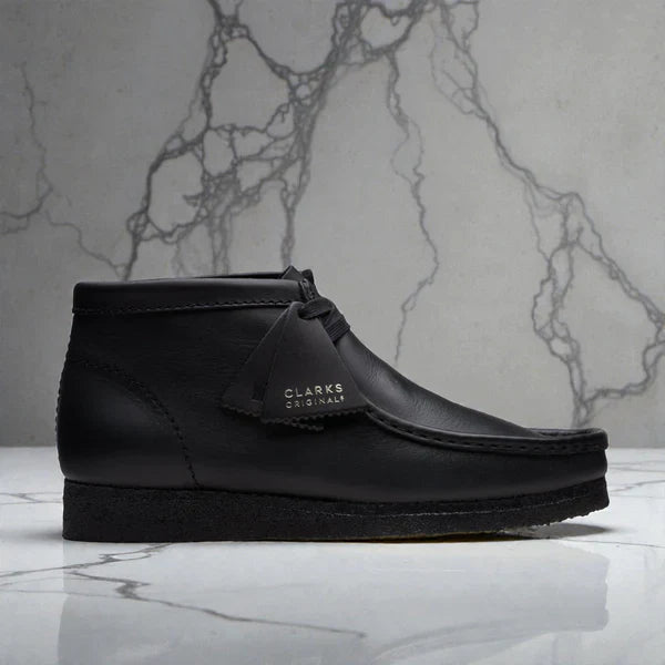 Clarks Originals Wallabee Boot Men's Black Leather Chukka Boots 26155512 front view