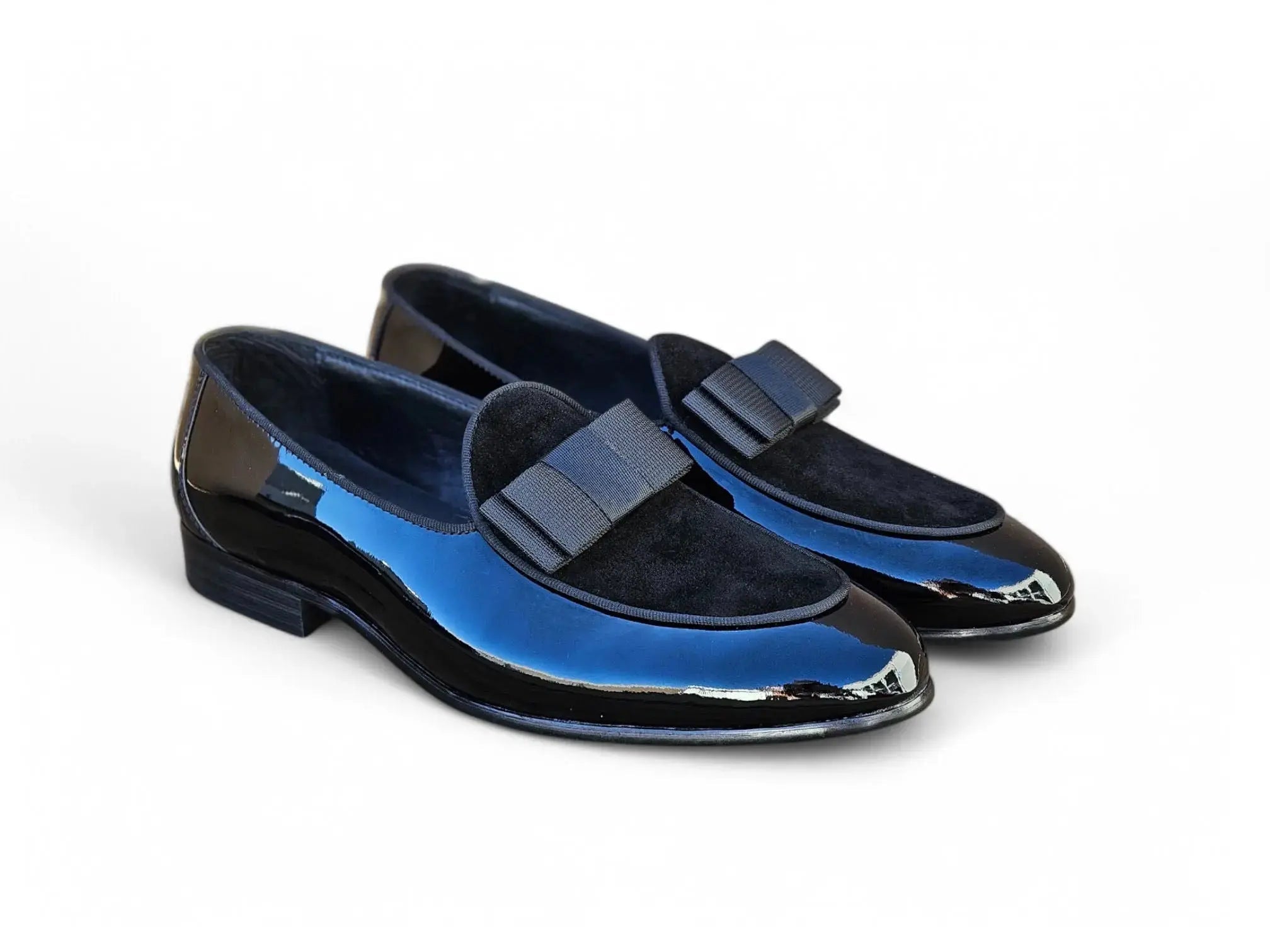Carrucci Shoes Bow Tie Loafer Patent Leather KS525 210SP front view