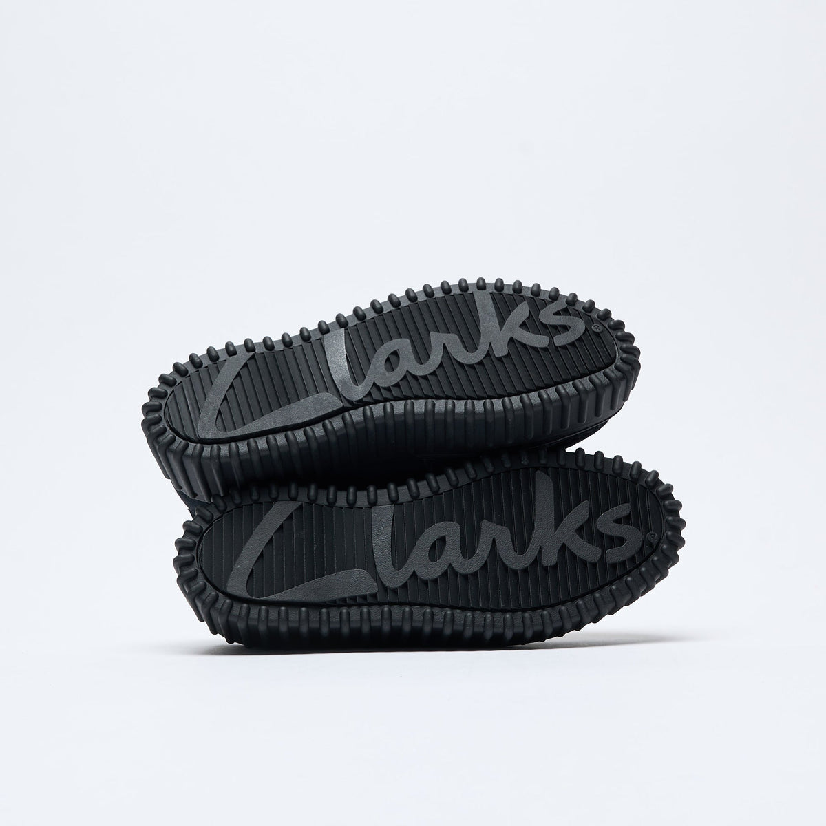 Clarks Torhill Bee Women's Black/Black Suede 26175406 — top view