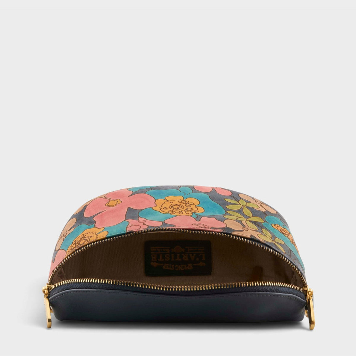 L'Artiste Artisan Women's Handbag — product view 5