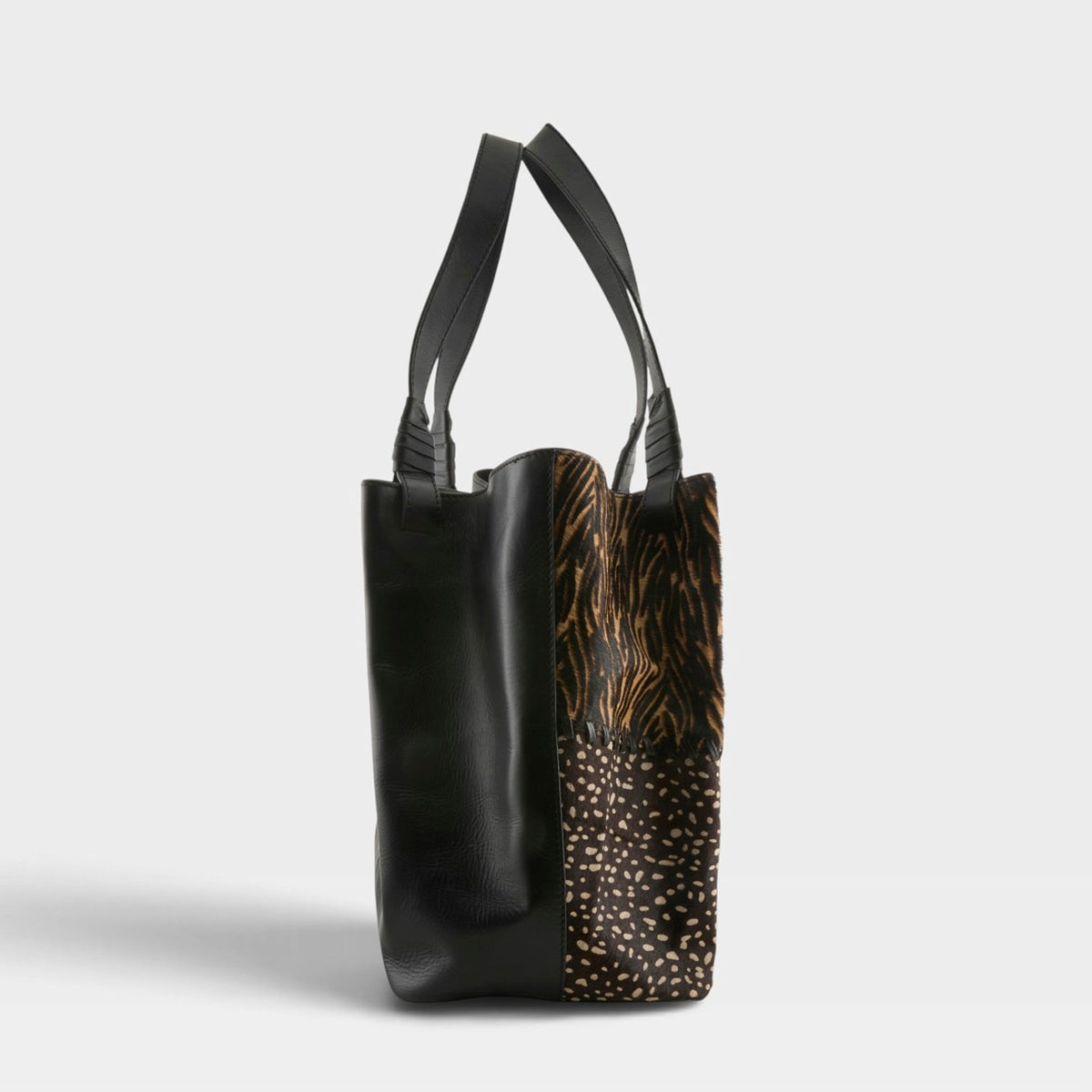 L'Artiste Fabfurs Handbag — product view 3