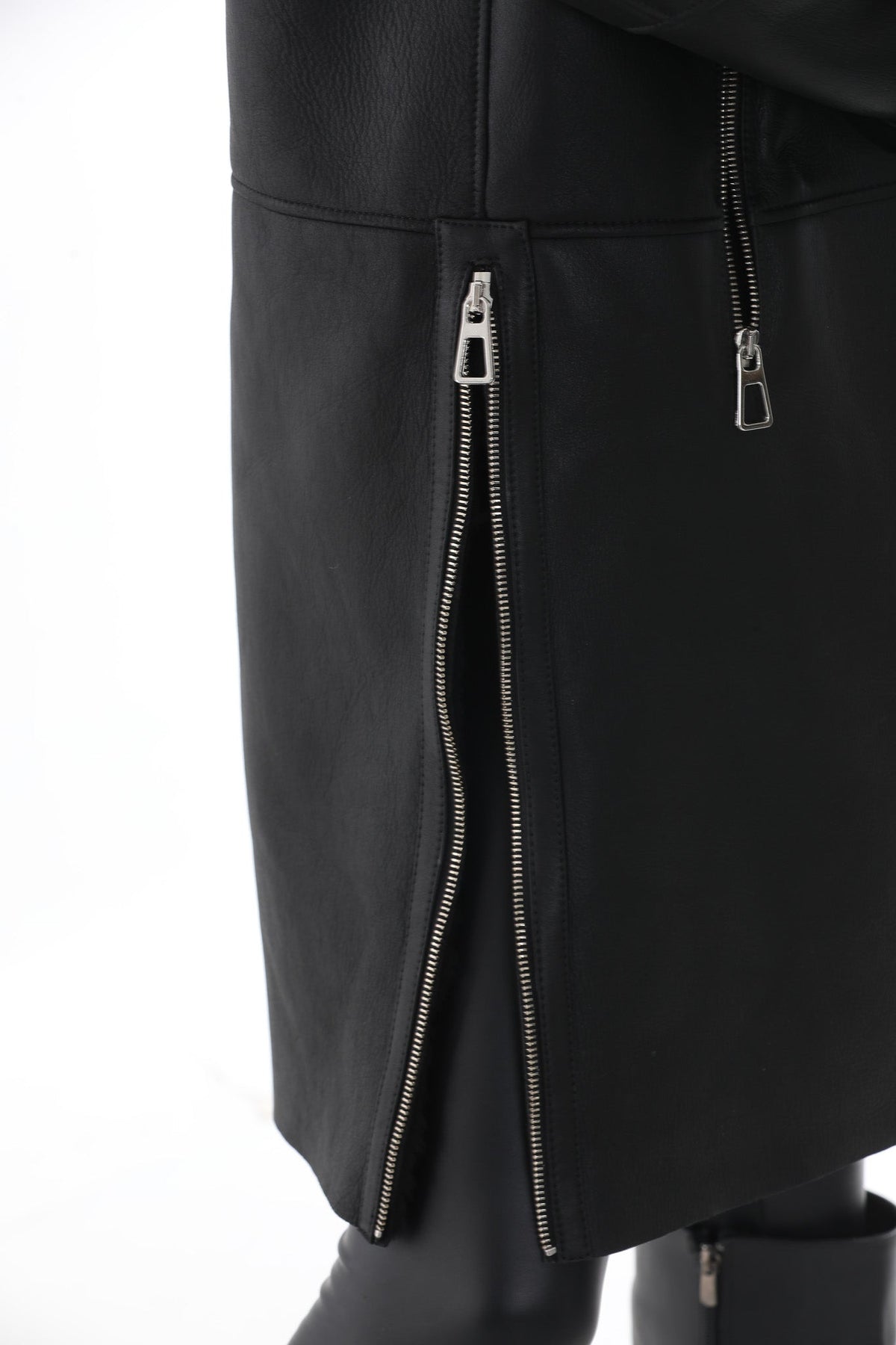 Vinci Leather The Onyx Black Shearling & Fox Fur Leather Women Jacket – product view 5