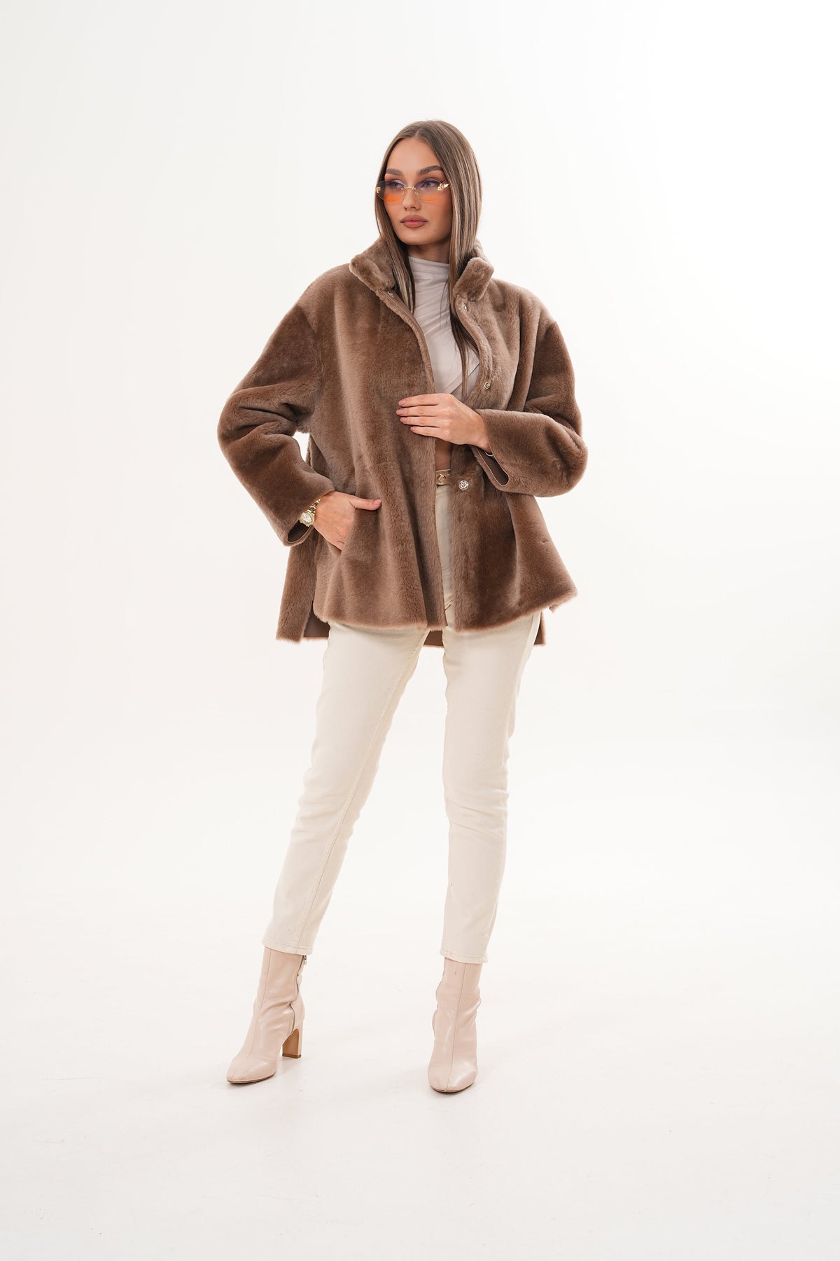 Vinci Leather The Belluna Camel Reversible Shearling Women Jacket – product view 9