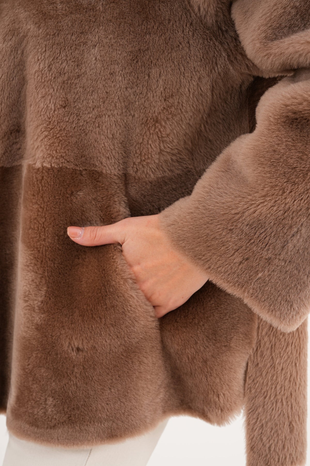 Vinci Leather The Belluna Camel Reversible Shearling Women Jacket – product view 6