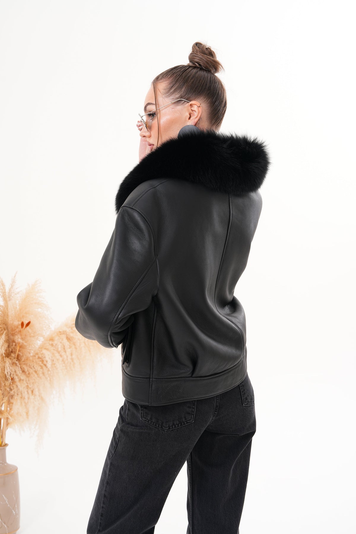 Vinci Leather The Auretta Black Shearling Leather Women Jacket – product view 4