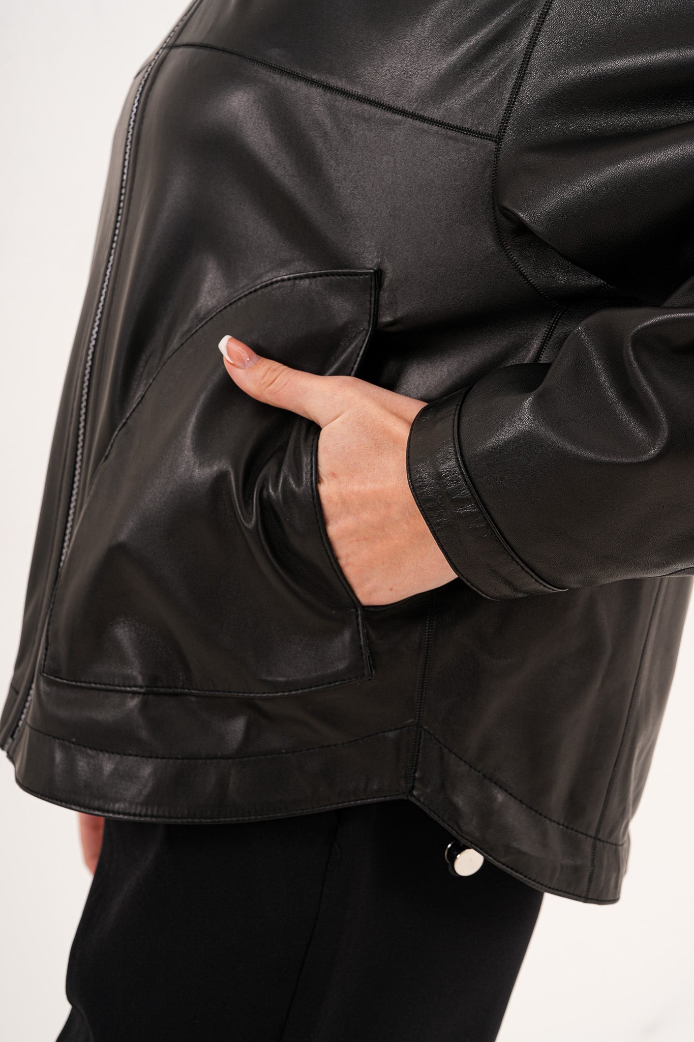 The Calyra Reversible Leather Women Jacket – Black