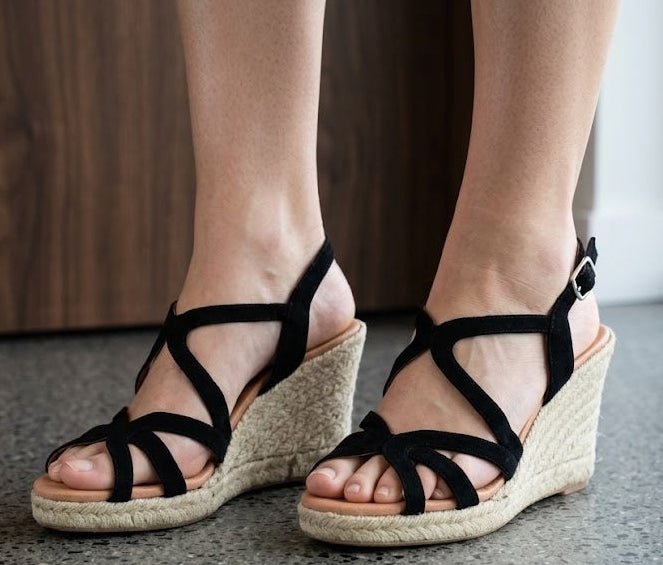 Eric Michael Lindsey Women’s Strappy Wedge Sandal