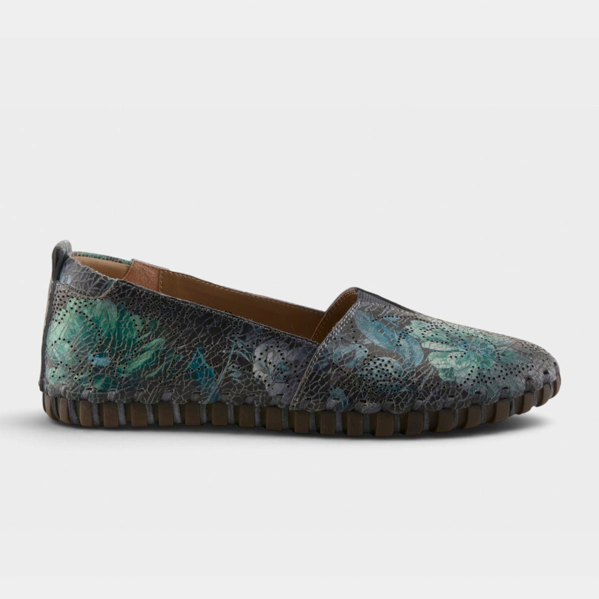 L'Artiste Modesty-Flow Women's Slip-On Shoes — product view 5