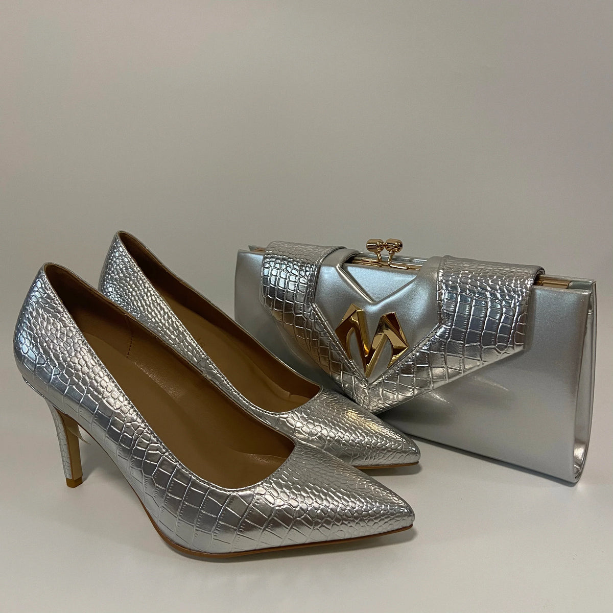 Pretty High Heel Shoes And Bag – product view 3