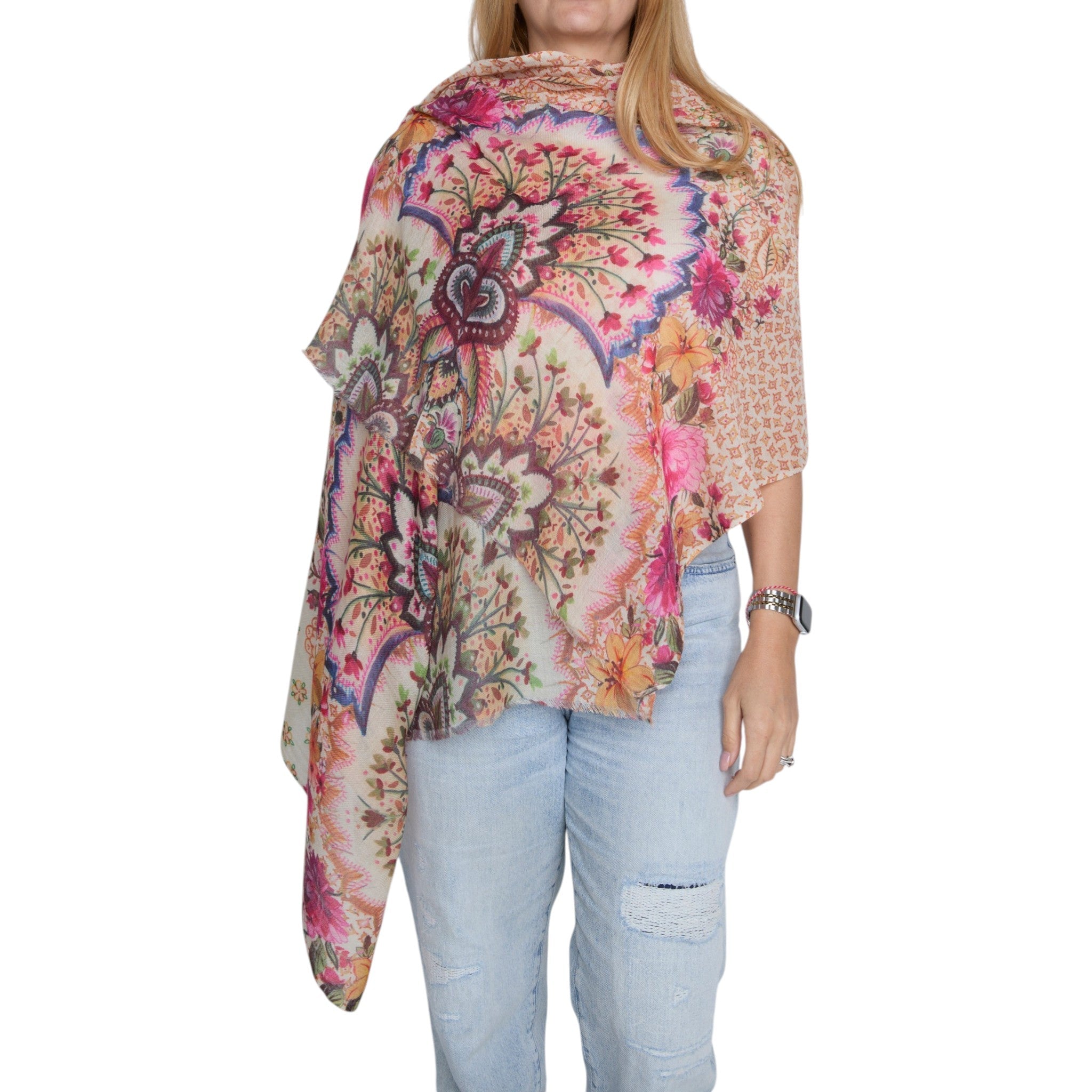 L'ARTISTE XAVIERA SCARF