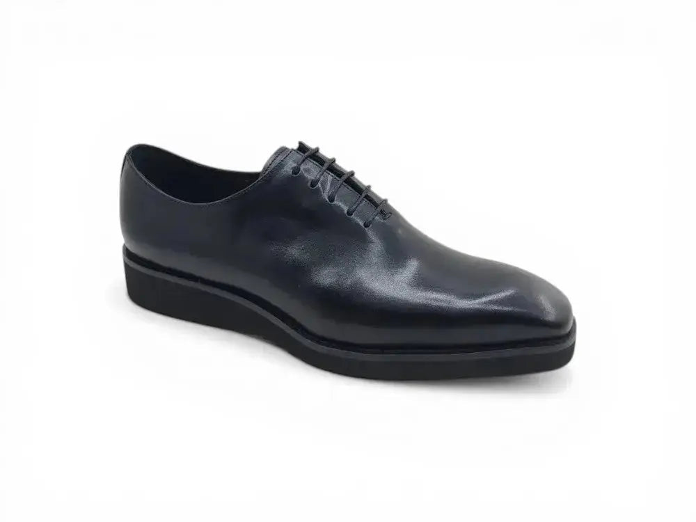 Carrucci Shoes Signature Wholecut Oxford With Lightweight Sole KS518 01 detail view