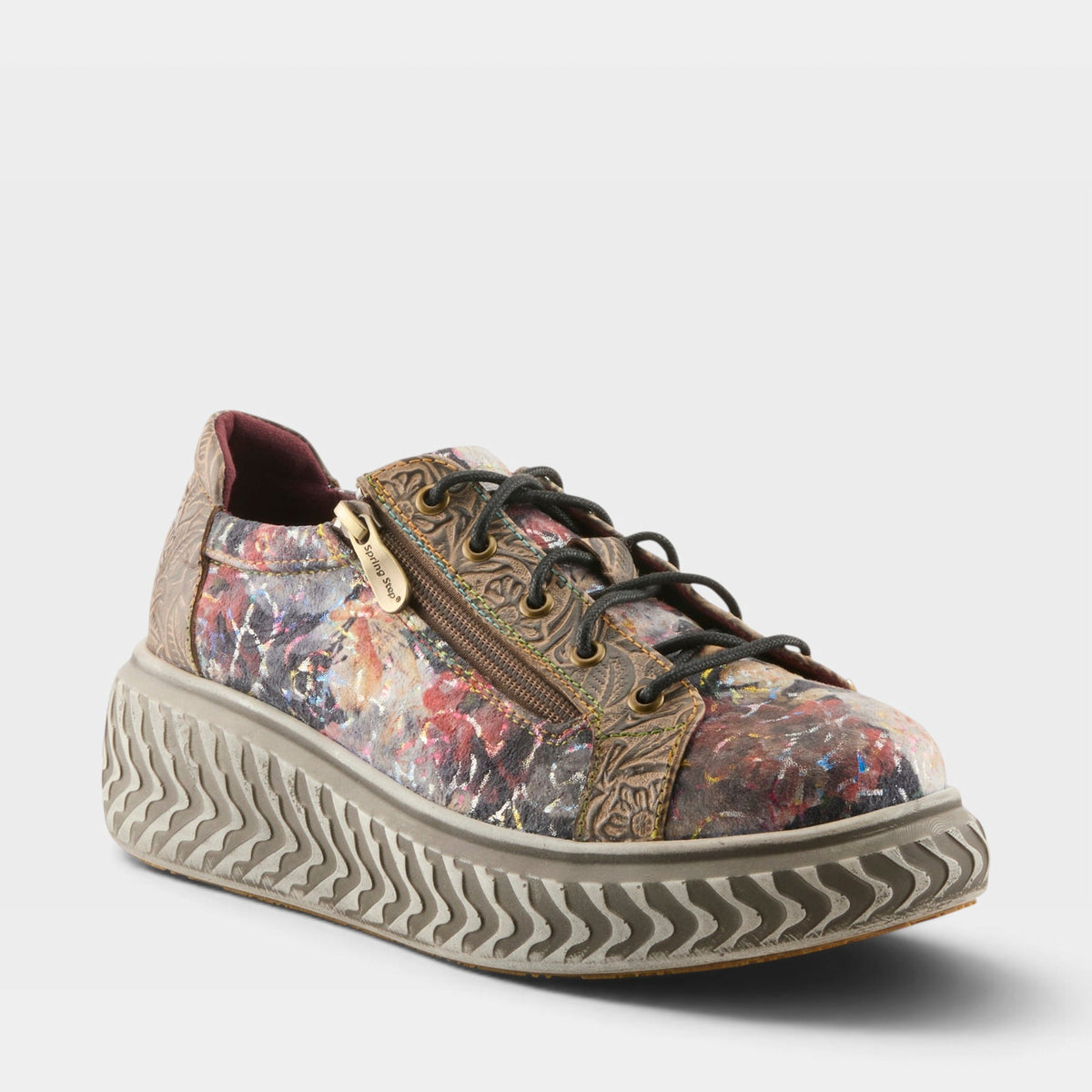 L'Artiste Tiretread Women's Sneakers — product view 3