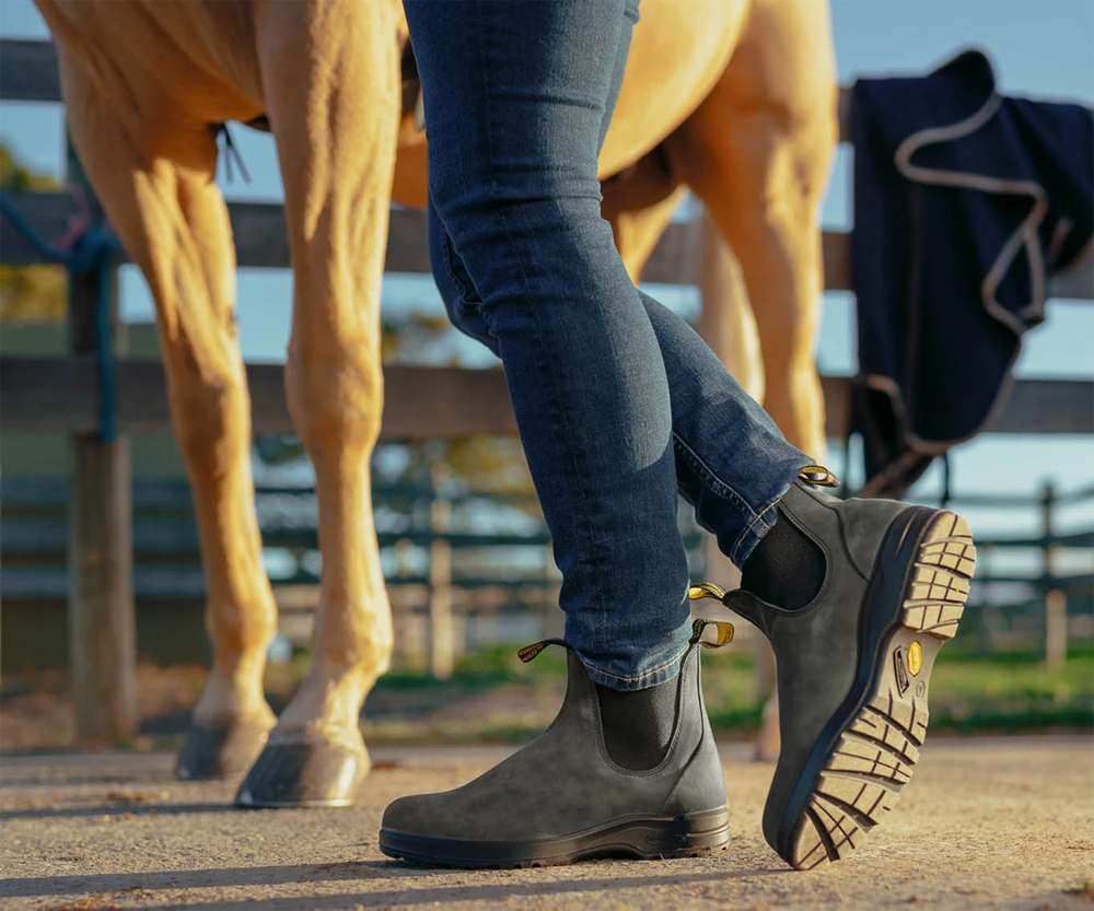 Blundstone 2055 WOMEN'S ALL-TERRAIN CHELSEA BOOTS - RUSTIC BLACK – product view 4