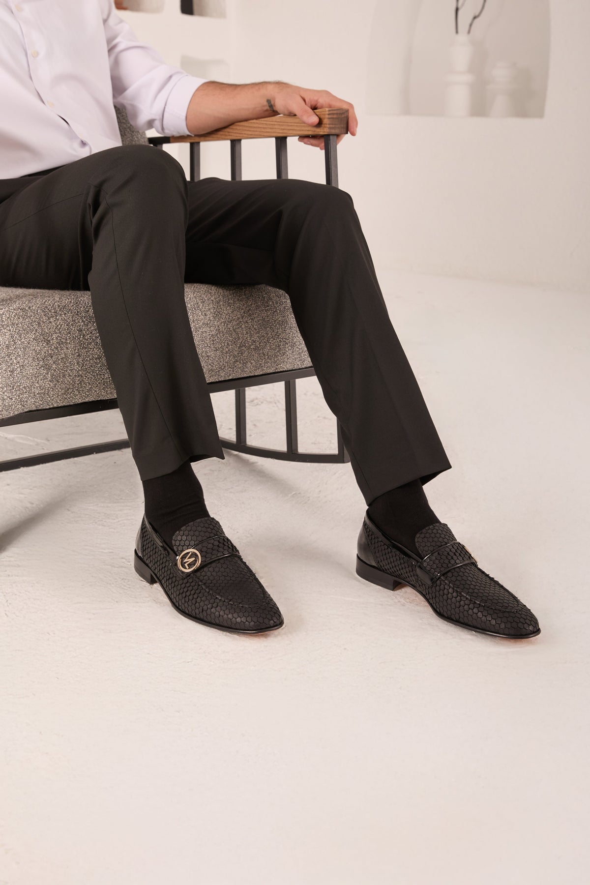 Vinci Leather The Monarch Black Leather Men Dress Shoe – product view 3