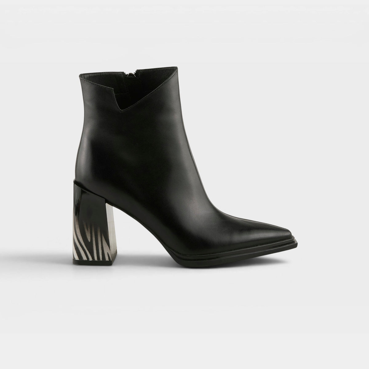 Azura Wanderer Boots — product view 9