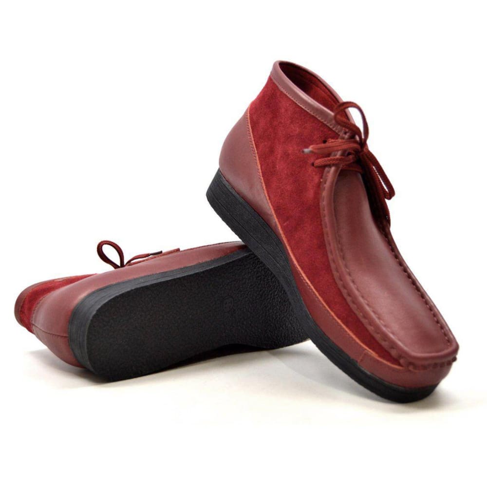 British Walkers New Castle Men's Classic Moc Toe Leather and Suede Chukka Boots