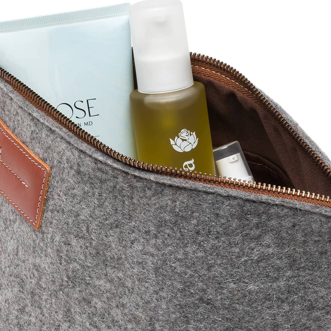 Felt and Leather Travel Kit – product view 3