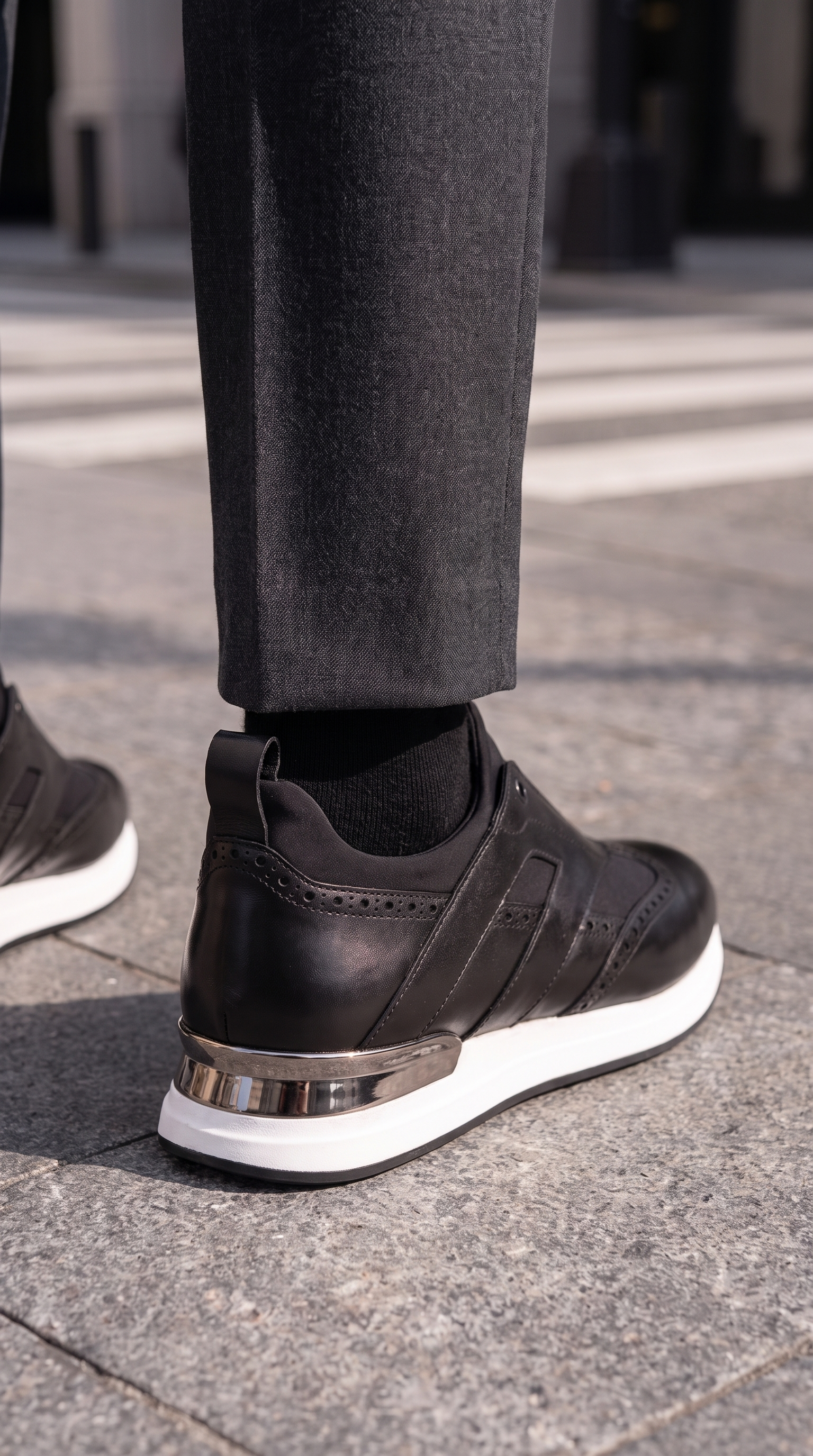 The Arcadia Black Leather Men Sneaker