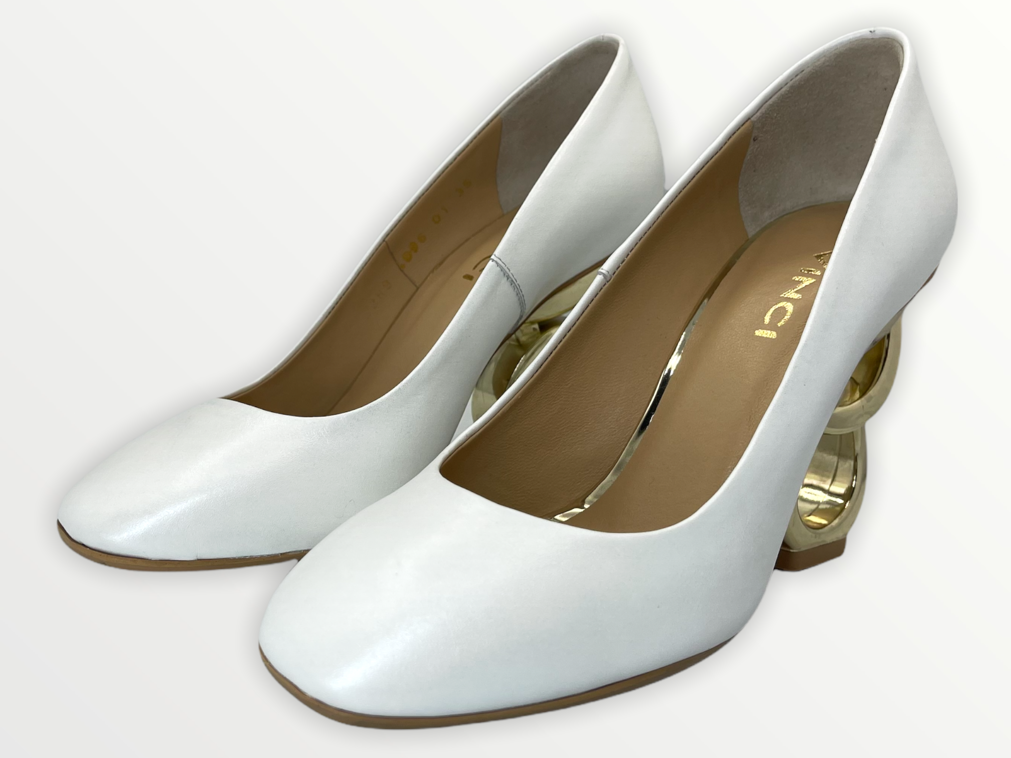The Belem White Leather Pump Final Sale!
