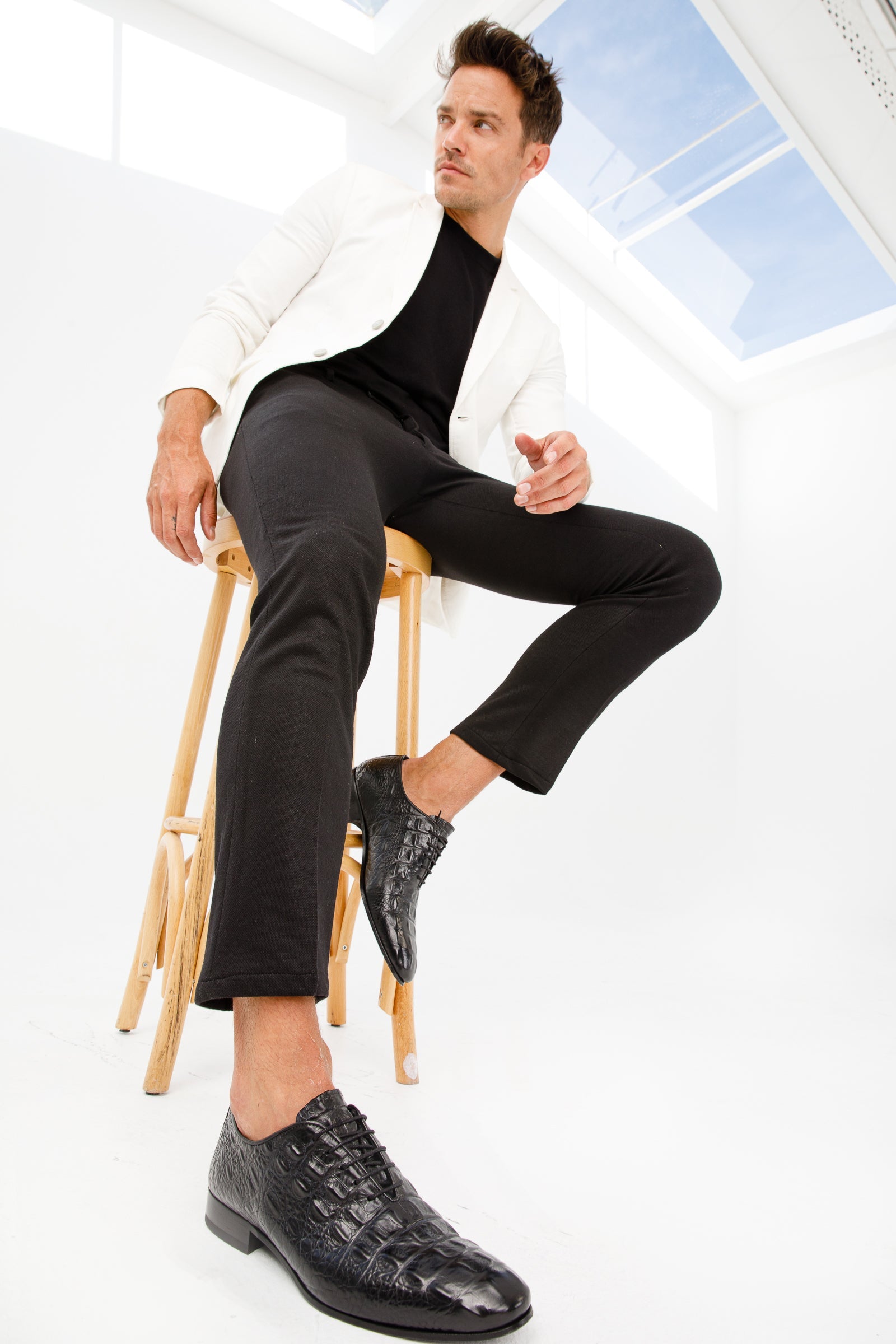 The Randor Black Croc-Embossed Calf Leather Oxford Men Shoe