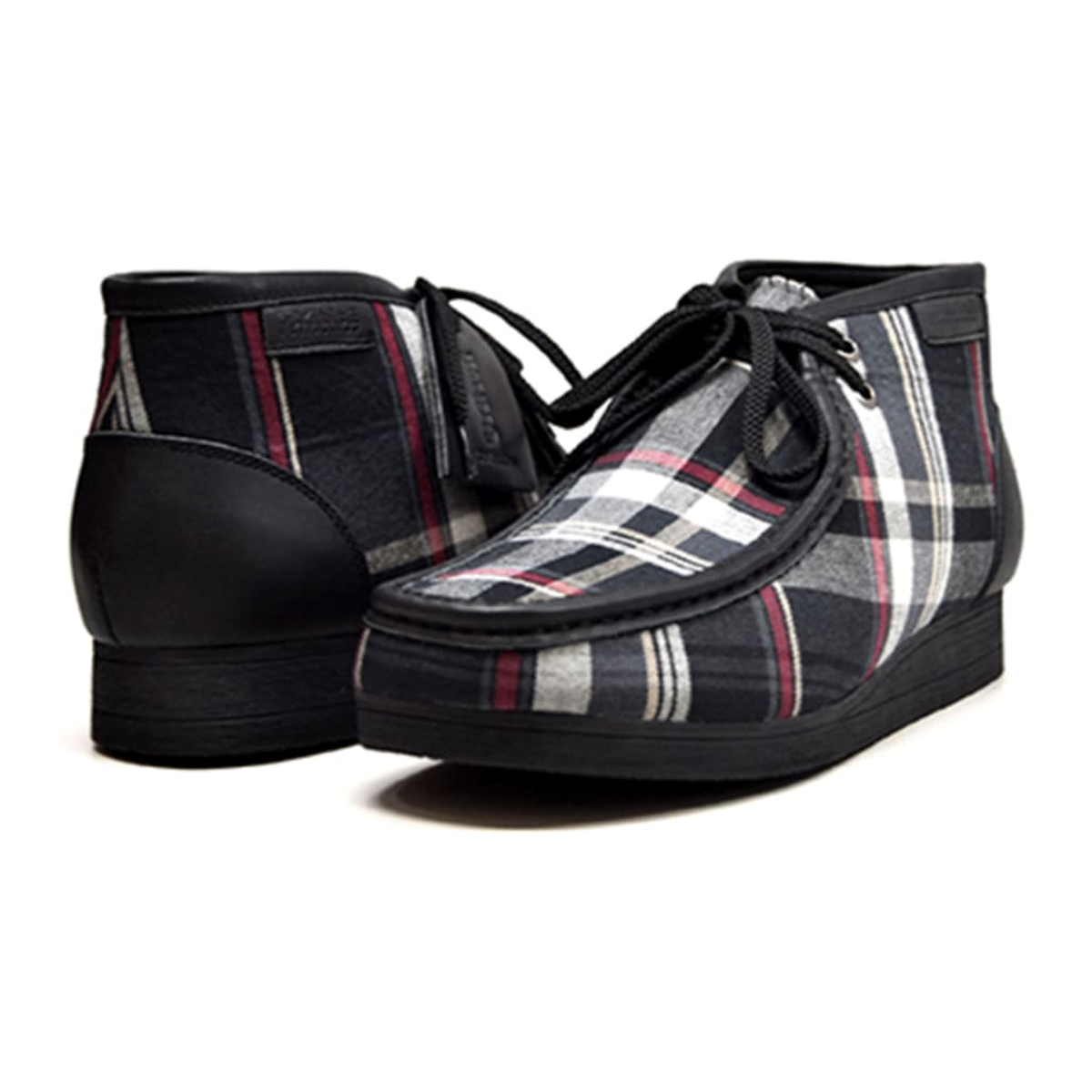 British Walkers New Castle men's Black Plaid ankle boots, three-quarter pair view