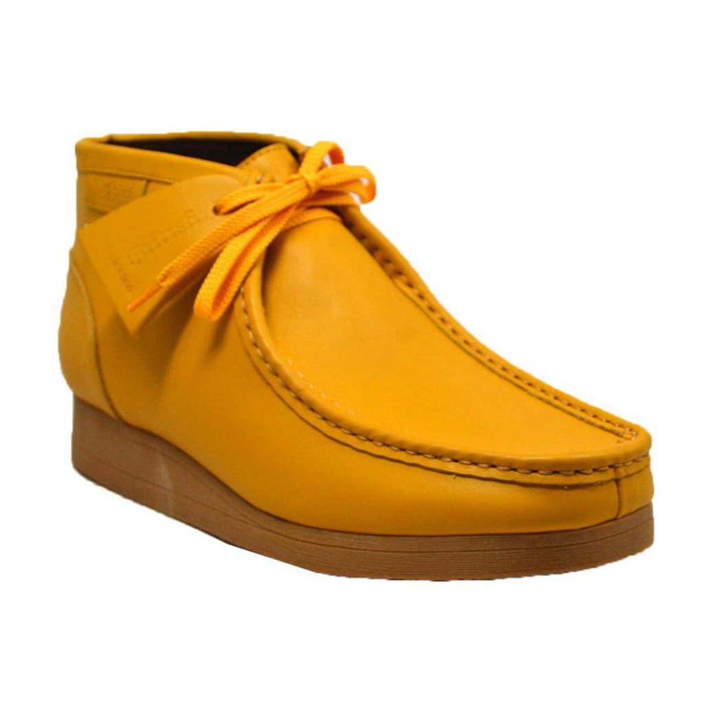 British Walkers New Castle 2 men's Yellow ankle boots, front three-quarter view
