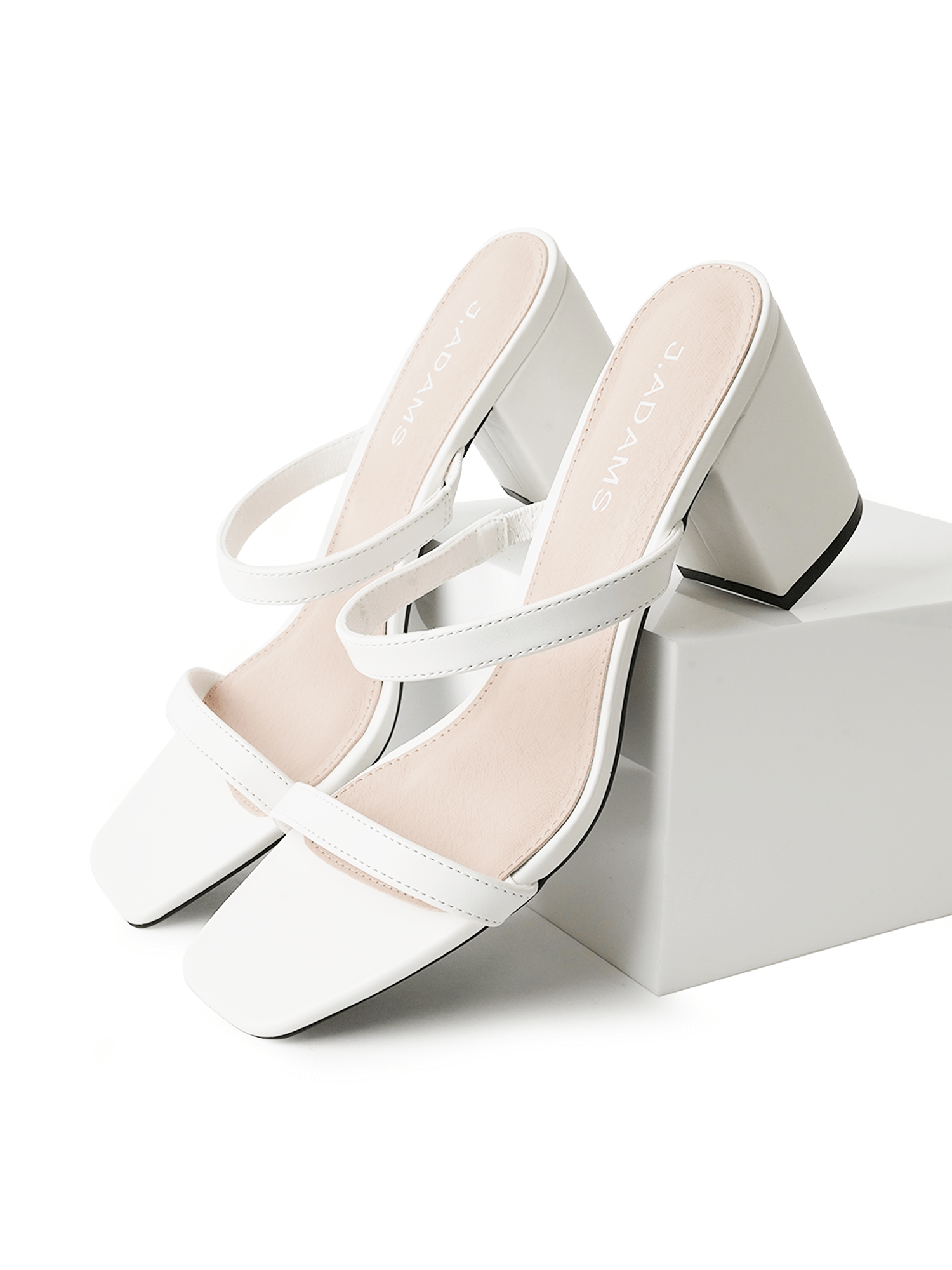 Stormi | White