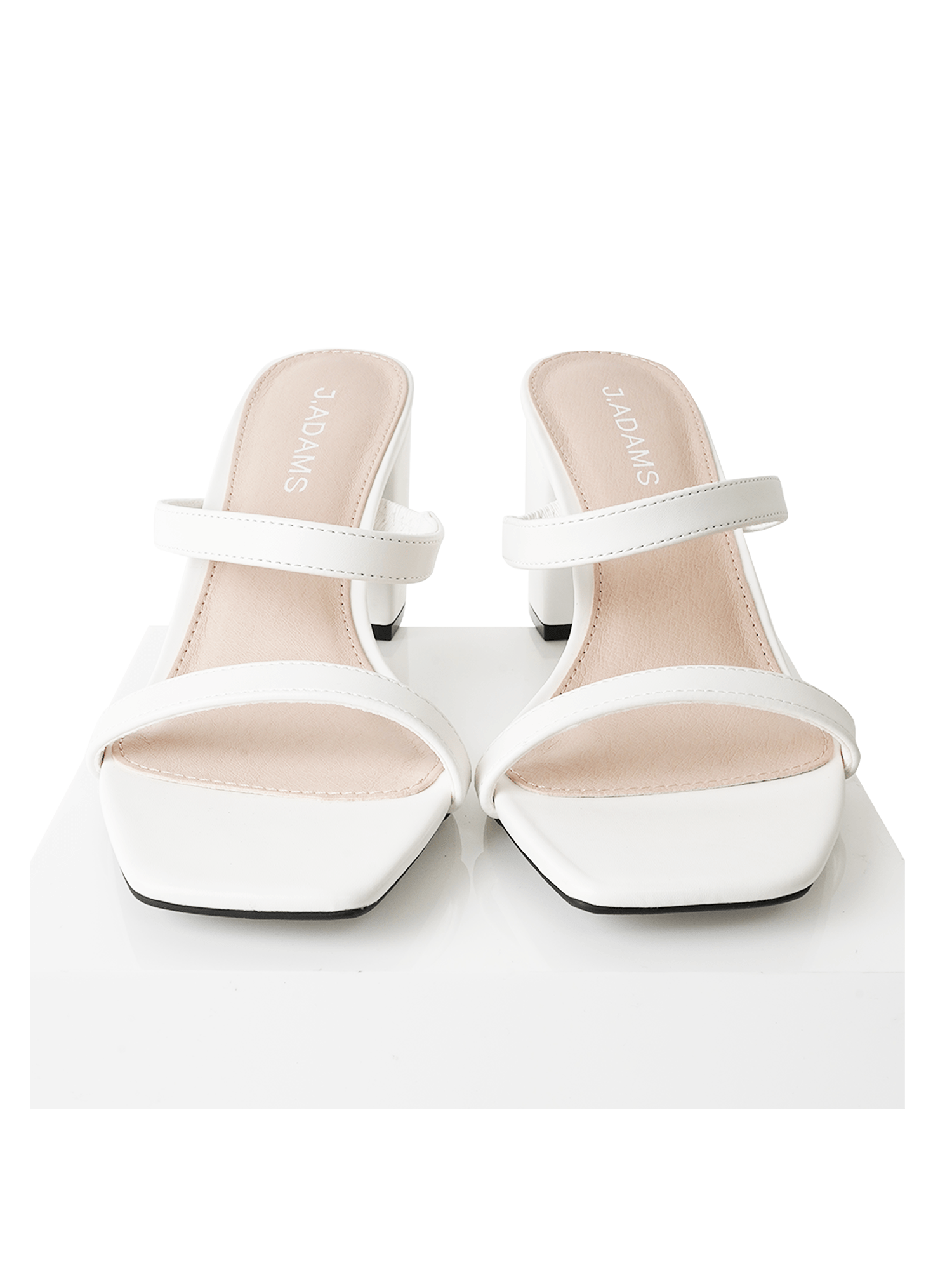Stormi | White