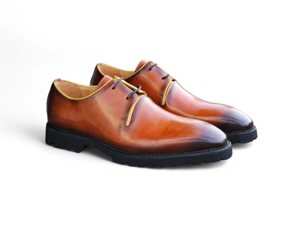 Carrucci Shoes Whole Cut Derby With Lug Sole Lightweight KS480101