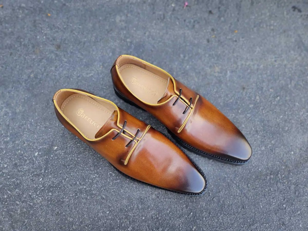 Carrucci Shoes Whole Cut Derby With Lug Sole Lightweight KS480101
