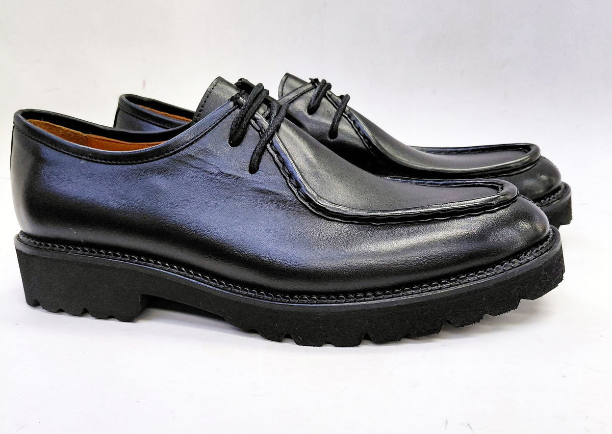 C&E Fashions  C Collection Calfskin Lace Up Shoe - Black – product view 4