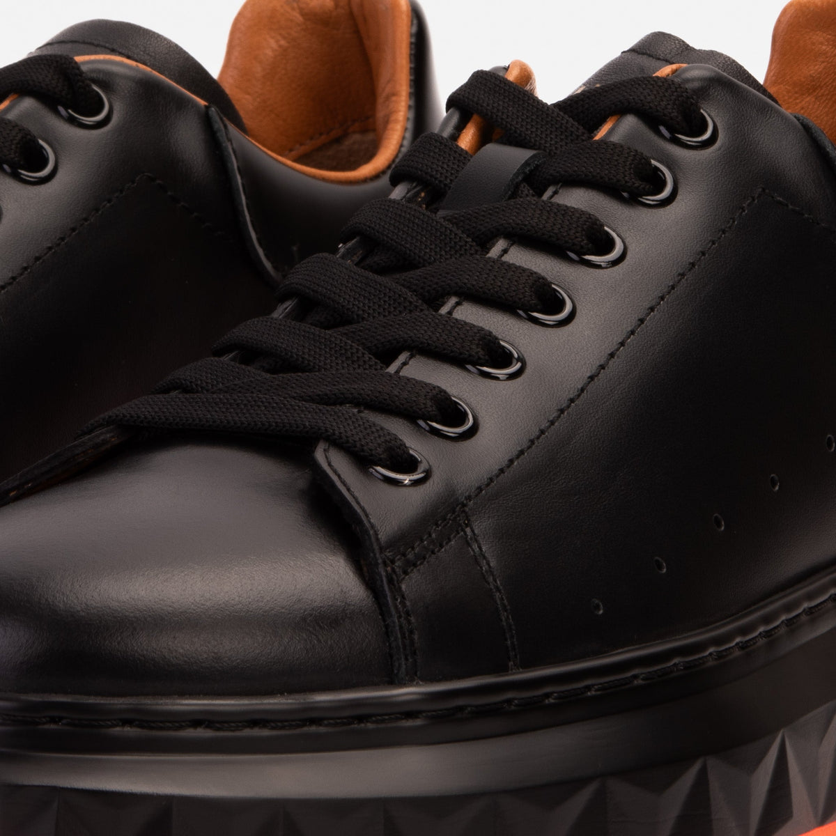 Vinci Leather The Linq  Black & Orange Leather Men Sneaker – product view 3