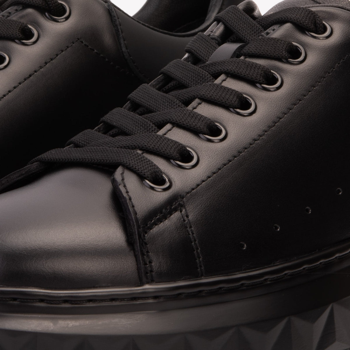 Vinci Leather The Linq Black Leather Men Sneaker – product view 3