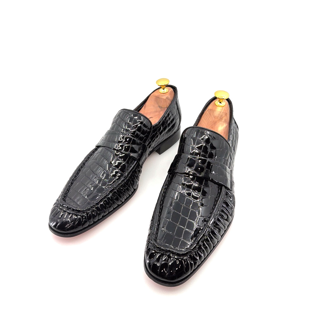 C&E Fashions  C Collection Crocodile Leather Loafer - Black – product view 2