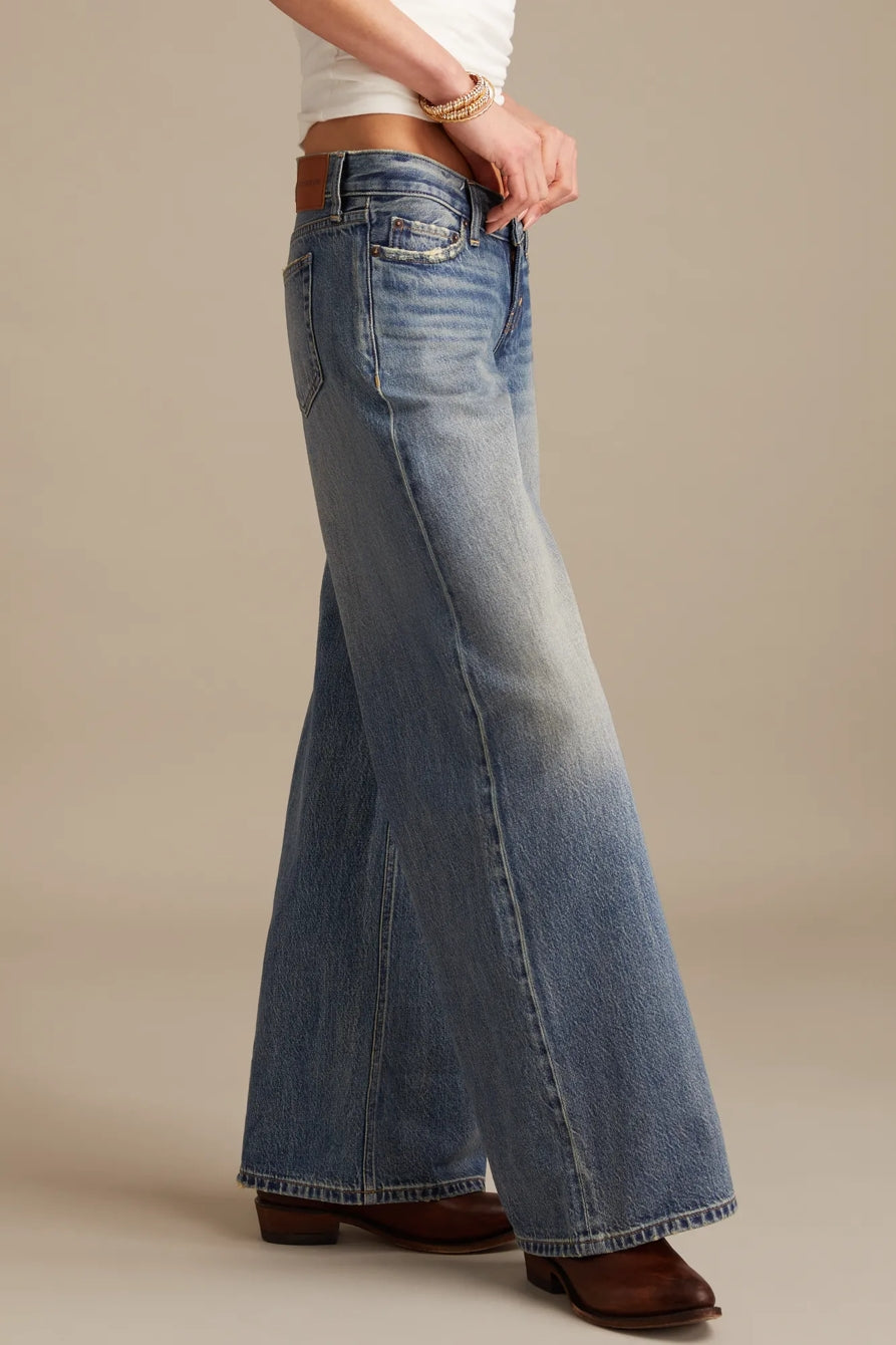 [150926-420] WOMENS LUCKY BRAND SUPER LOW RISE ULTRA WIDE - GET LOW WASH – product view 6