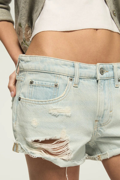 [158393-440] WOMENS LUCKY BRAND MID RISE FESTIVAL SHORT - TRICKLE DOWN WASH